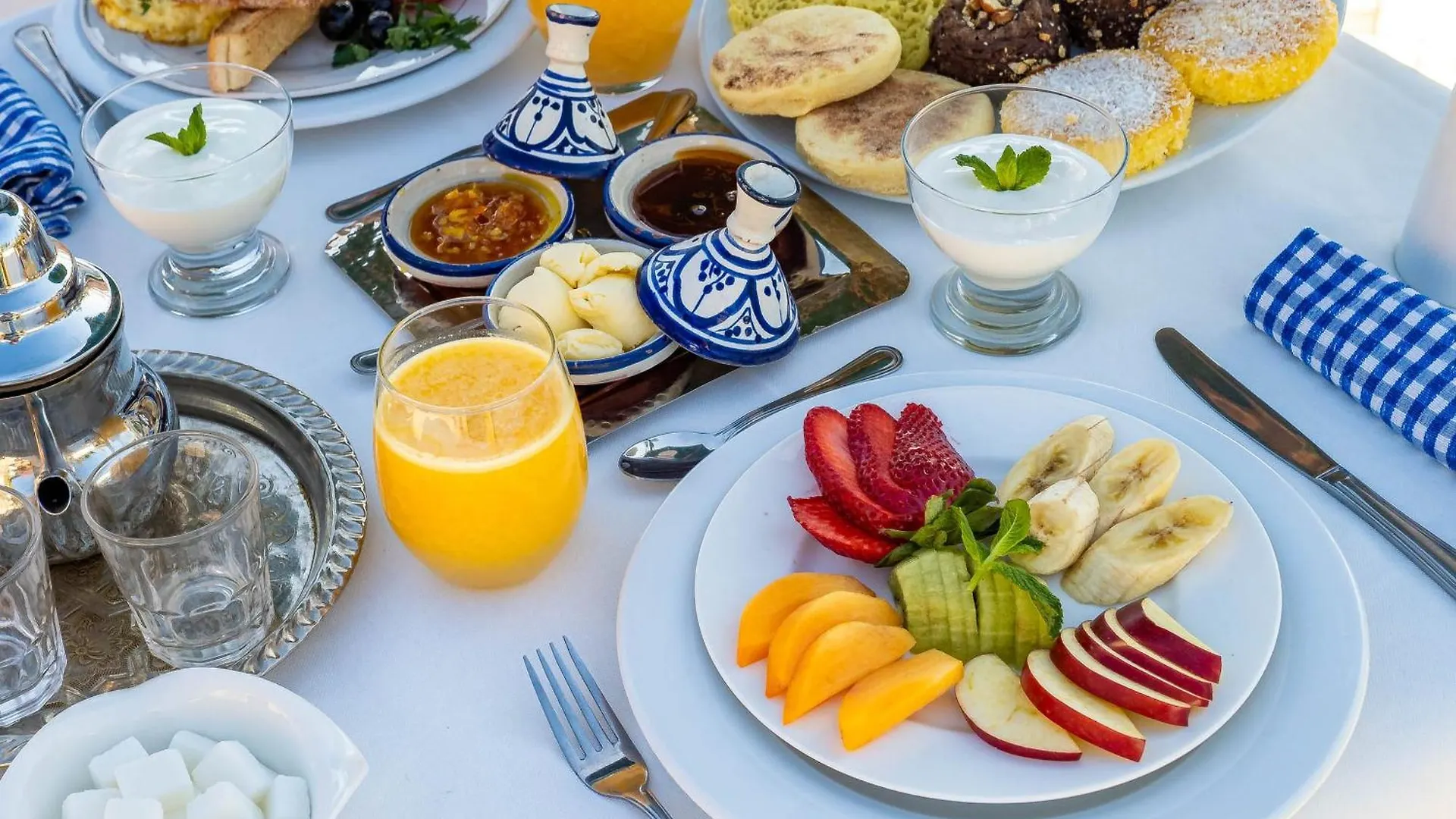 Dar Les Cigognes Hotel Marrakesh Riad